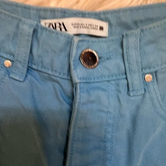 Zara‎ - Picture 5 of 5